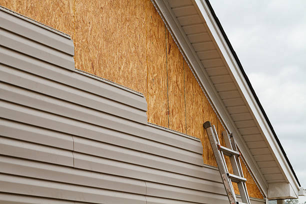 Professional Siding Contractor technician working in Upper Marlboro, MD
